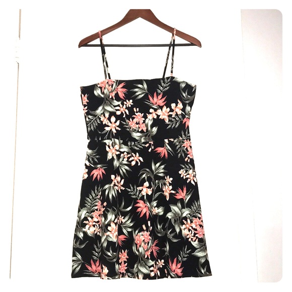 H&M Dresses & Skirts - H&M Dress BRAND NEW, no tags, never worn